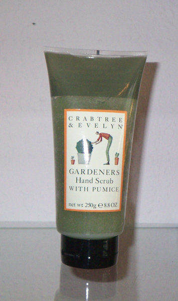 Gardeners Pumice Scrub 195 g